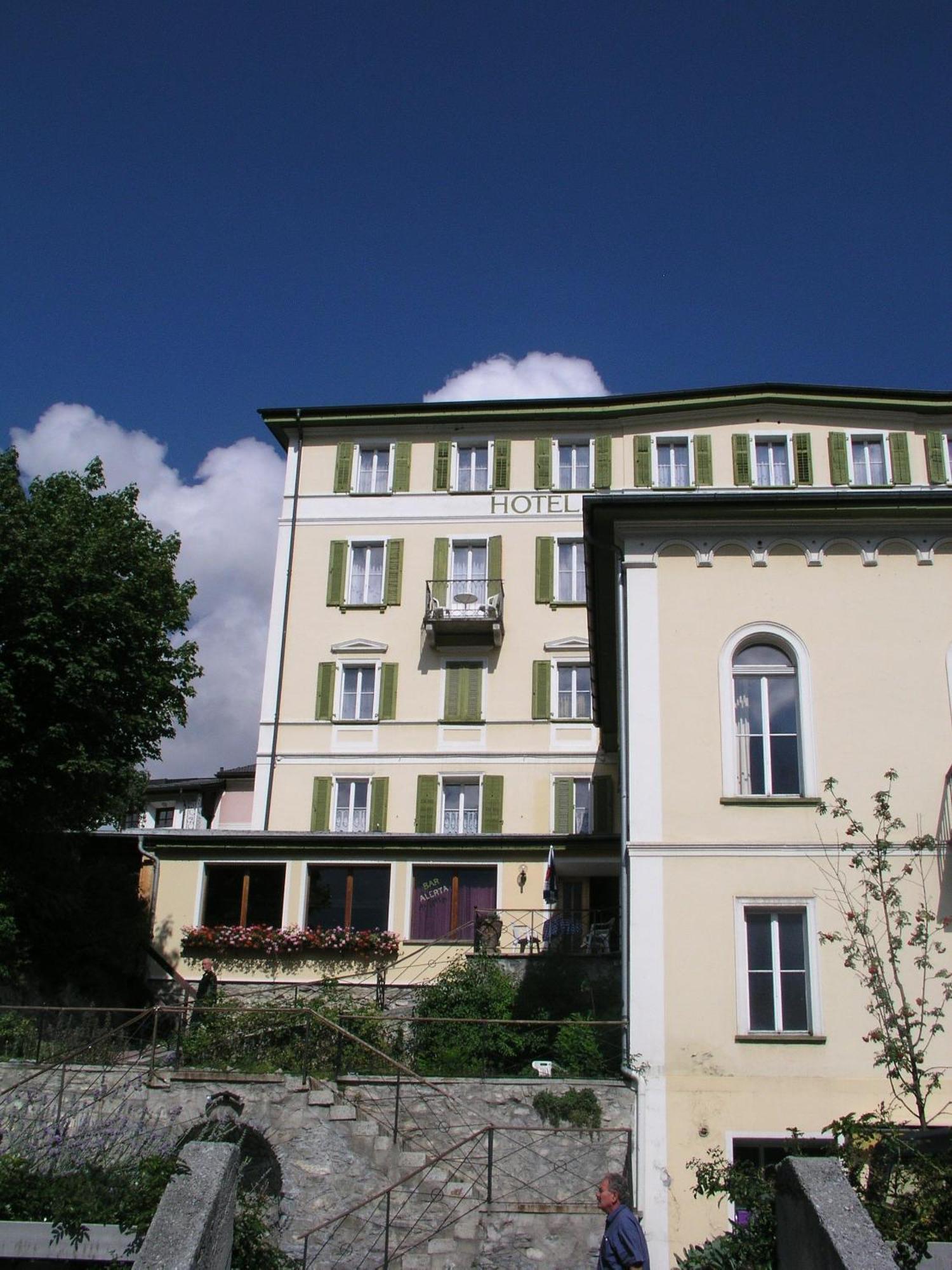 Hotel Quellenhof Scuol Zewnętrze zdjęcie